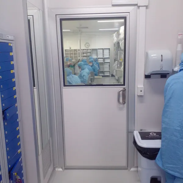 Ambiente refrigerado com painéis isotérmicos tipo câmara fria